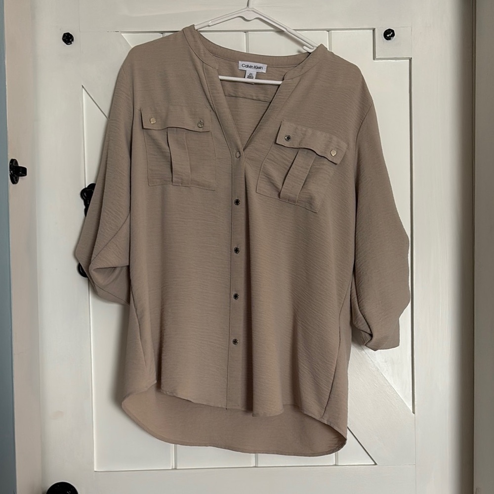 Caslon Women's Tan Button-Up Blouse